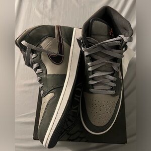 Jordan 1 Mid SE Men 10.5 New